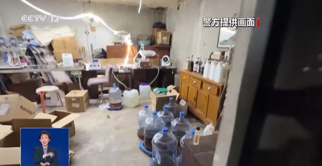 牌山寨咖啡挨着旱厕满是霉斑很多人天天喝PG麻将胡了2模拟器还装小资吗？曝某大(图5)